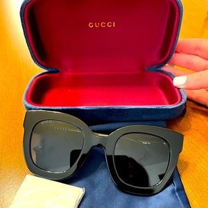 Gucci Round Frame Star Sunglasses